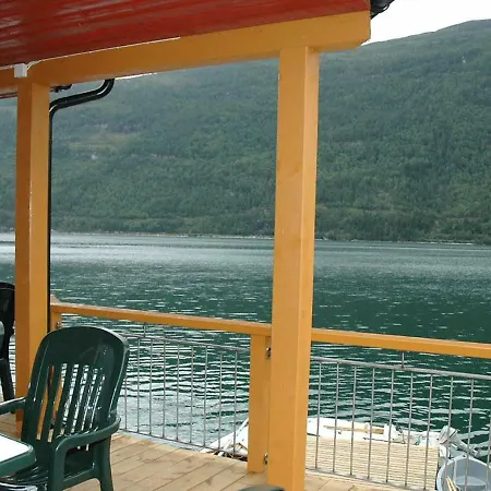 Three-bedroom Holiday In Todalen Apartment *