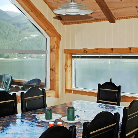 Three-bedroom Holiday In Todalen Todalsora